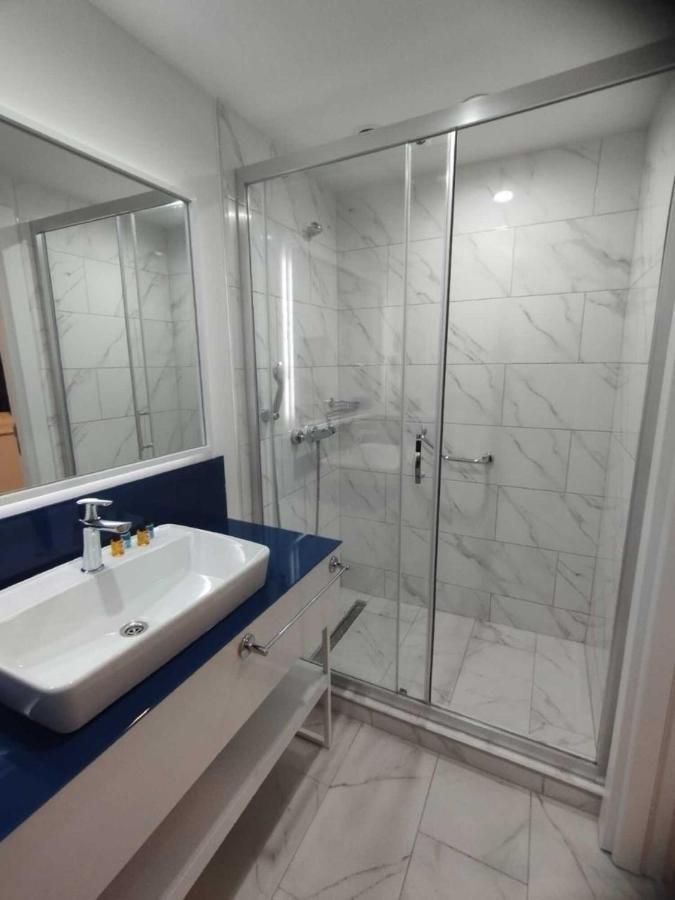 Luxe Apartment Batumi Sea Front Buitenkant foto
